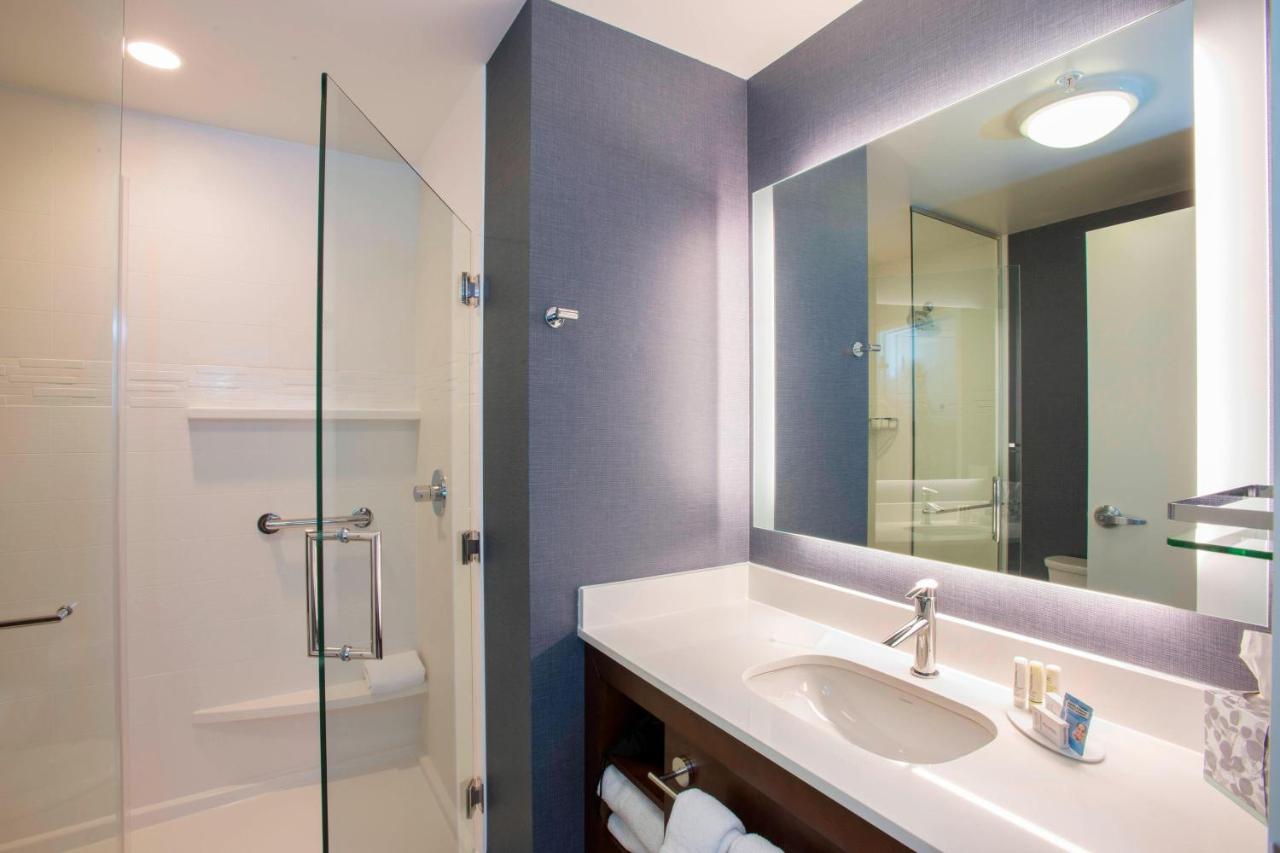 King Suite at Residence Inn by Marriott Cincinnati Midtown/Rookwood