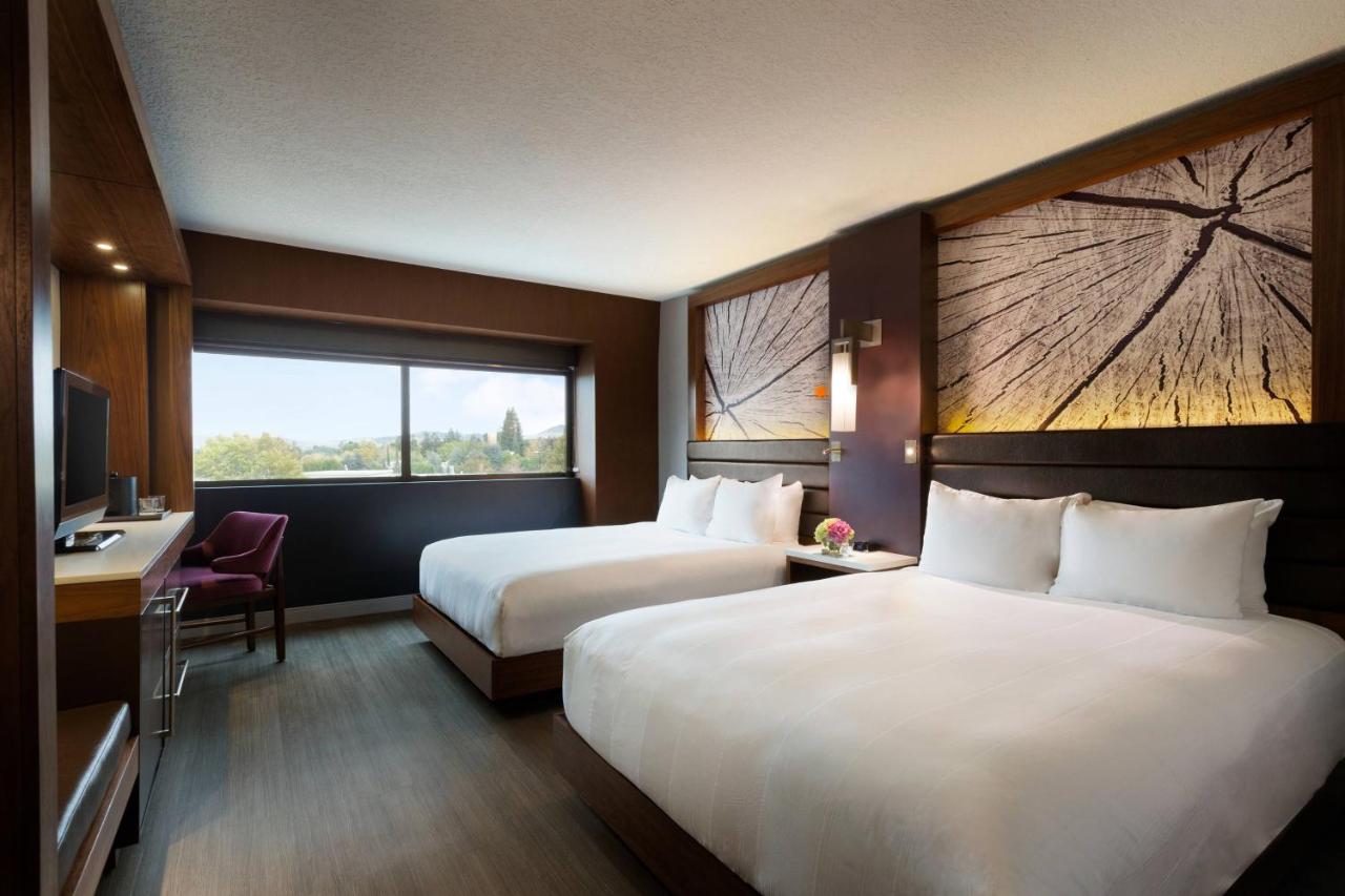 2 Queen Beds, Guest room, 2 Double at Walnut Creek Marriott