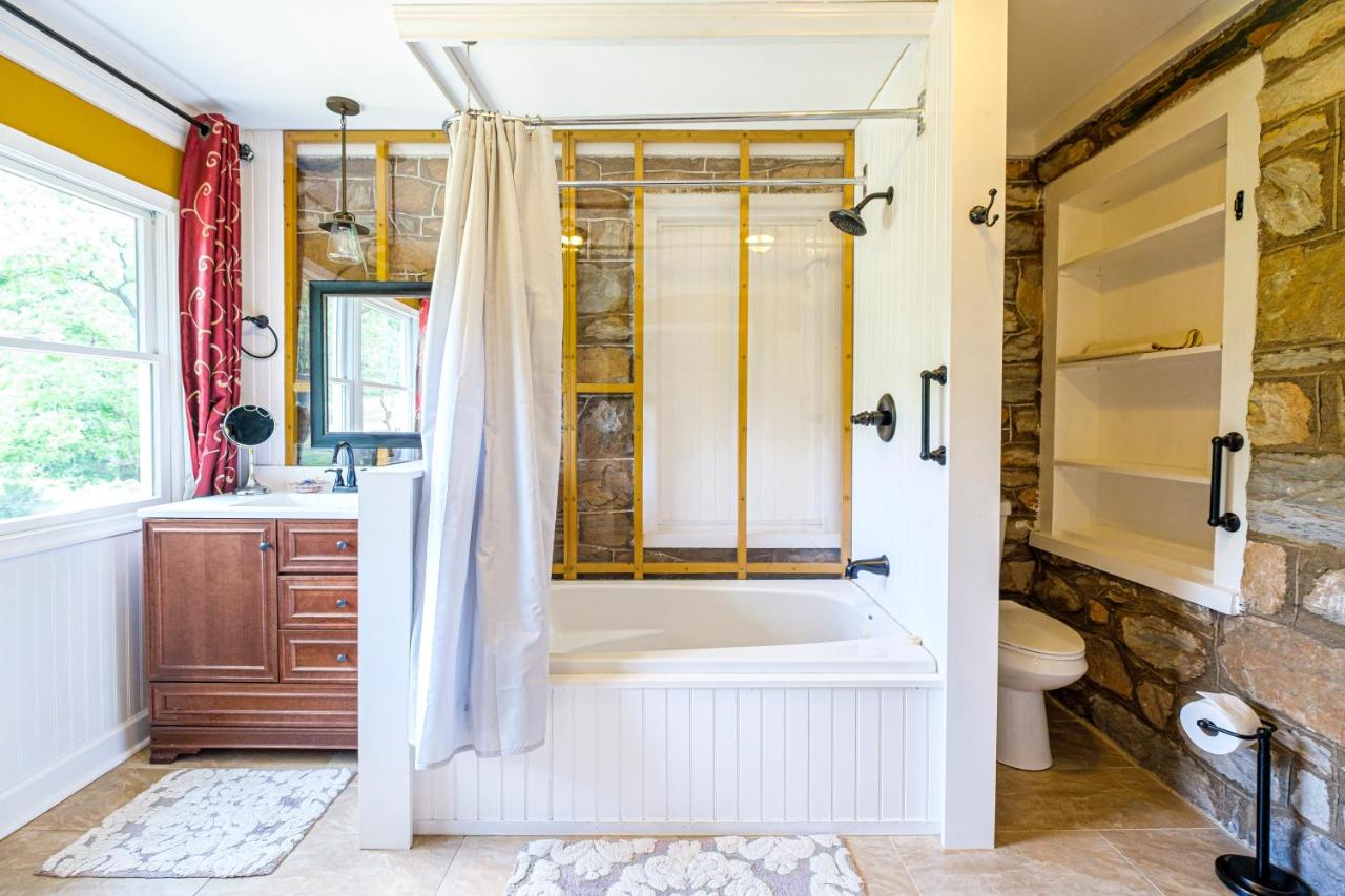 | Stone Manor Boutique Inn