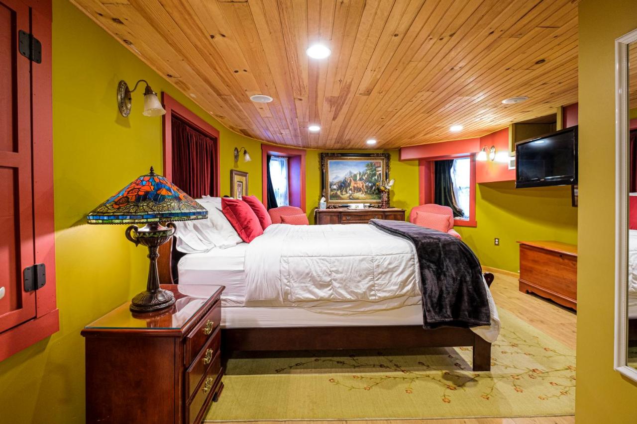 | Stone Manor Boutique Inn