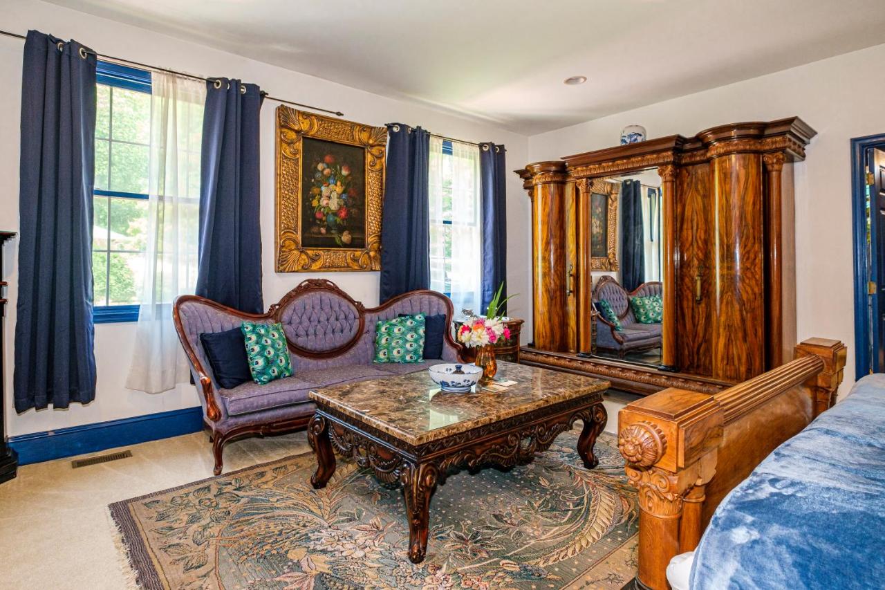 | Stone Manor Boutique Inn