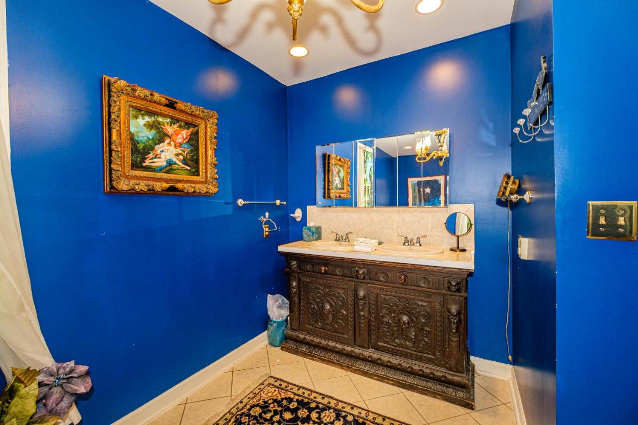 | Stone Manor Boutique Inn