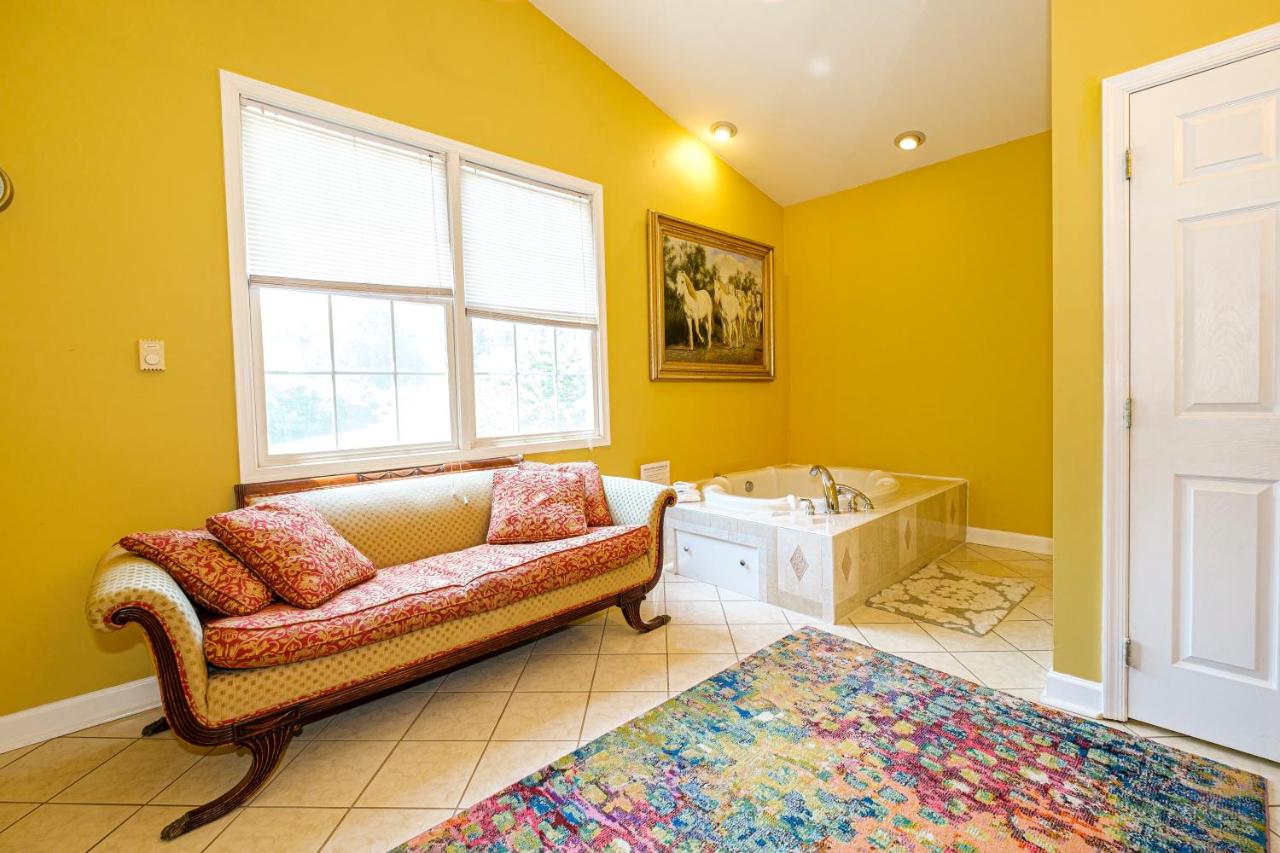 | Stone Manor Boutique Inn