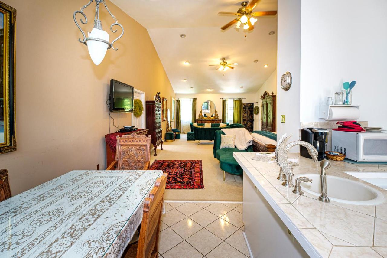 | Stone Manor Boutique Inn