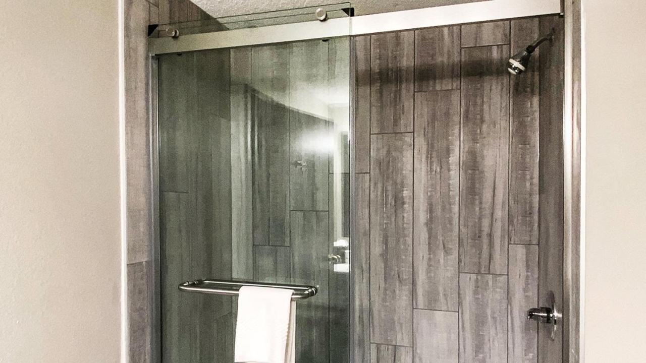 Standard King Room - Non-Smoking at Quality Inn Roseville-Detroit North