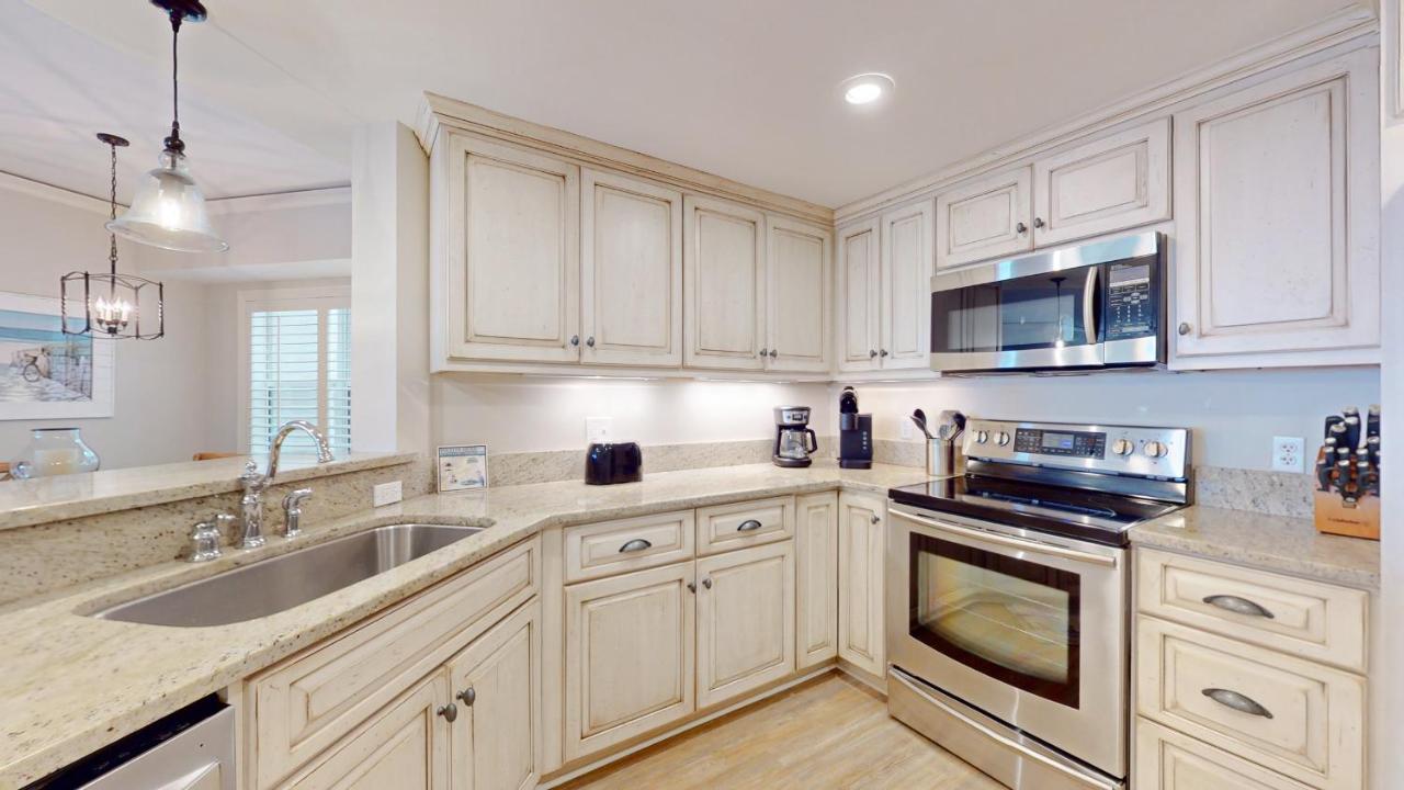  | 5205 Hampton Place South