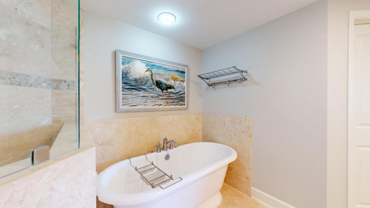  | 5205 Hampton Place South