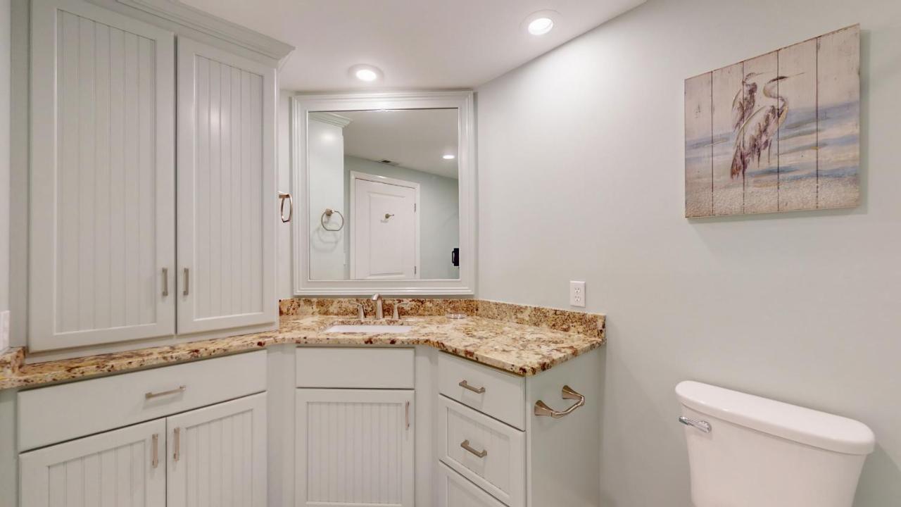  | 5205 Hampton Place South