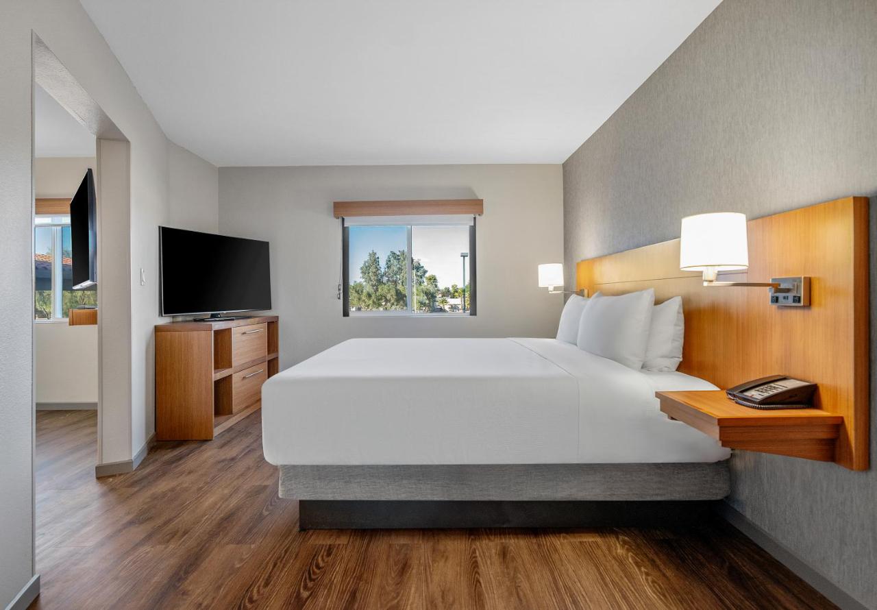 King Room at Hyatt Place Phoenix/Chandler-Fashion Center