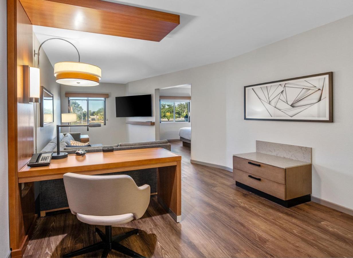 King Room at Hyatt Place Phoenix/Chandler-Fashion Center