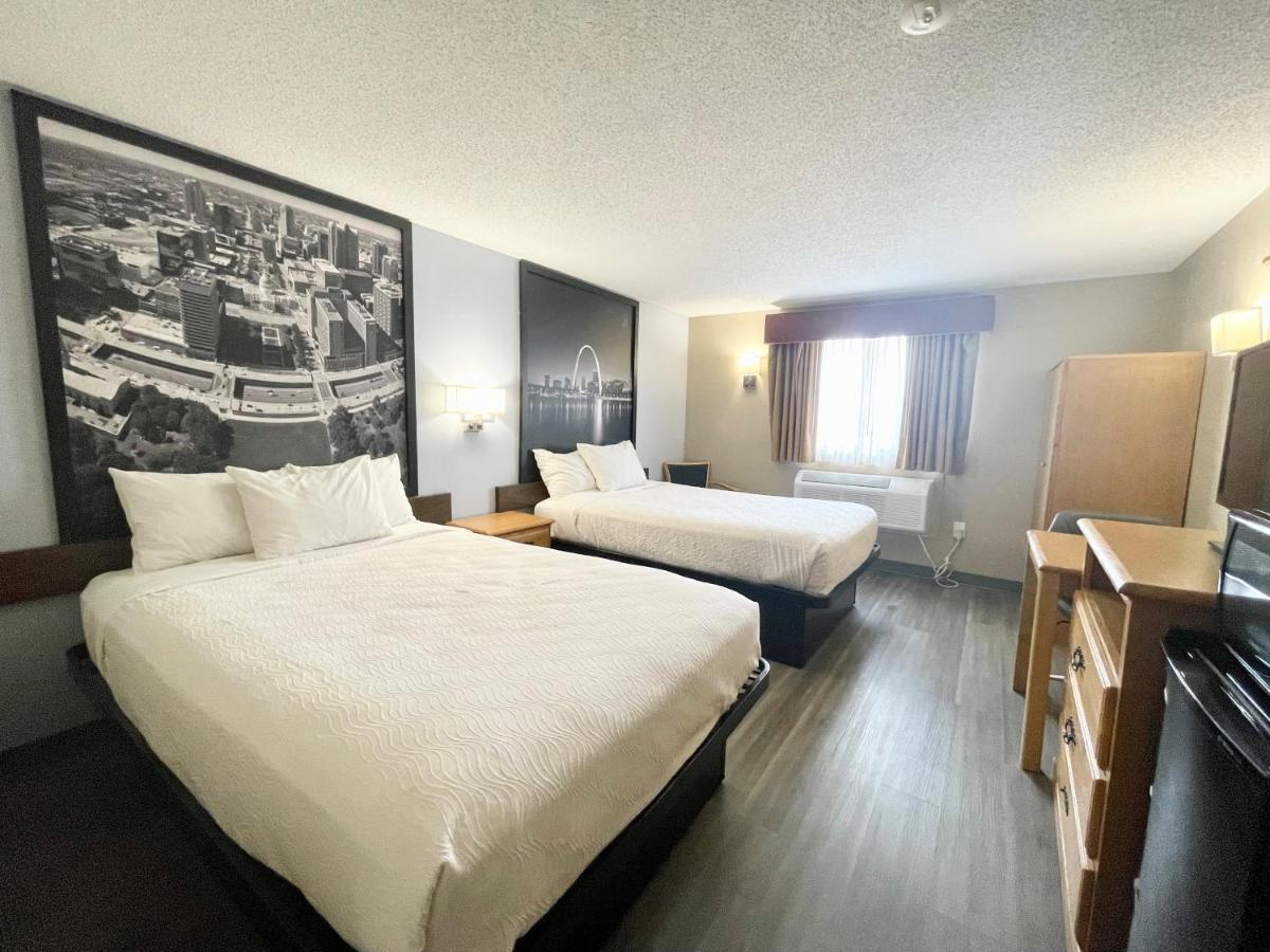 | Super 8 by Wyndham St. Clair MO