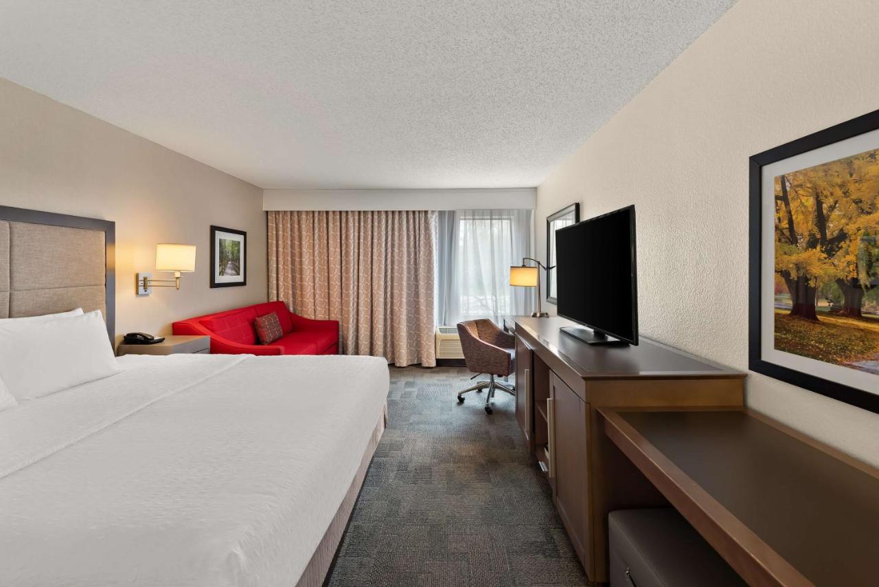 King Room with Sofa Bed at Hampton Inn Lancaster