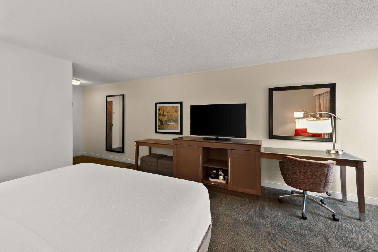 King Room at Hampton Inn Lancaster