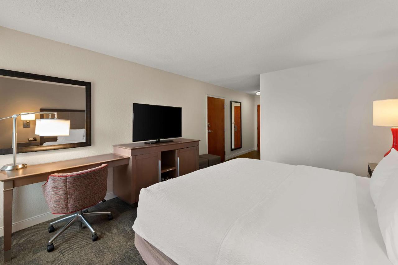 King Room - Disability Access at Hampton Inn Lancaster