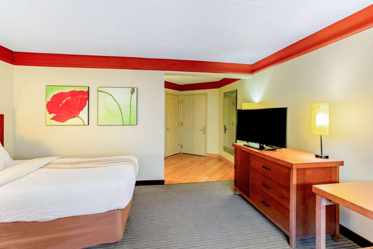 Deluxe King Room - Non-Smoking at La Quinta Inn & Suites by Wyndham Raleigh/Durham Southpoint
