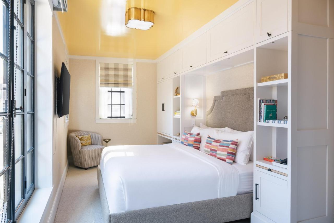 Superior King Room at Beacon Hill Hotel