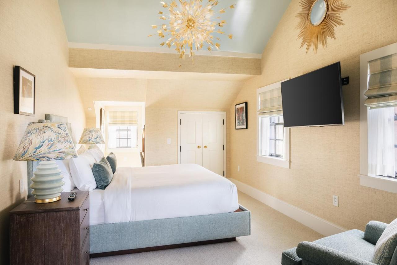 King Suite at Beacon Hill Hotel