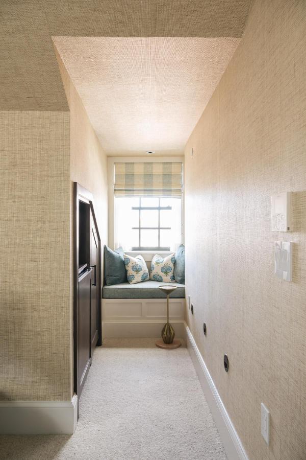 Standard Queen Room at Beacon Hill Hotel
