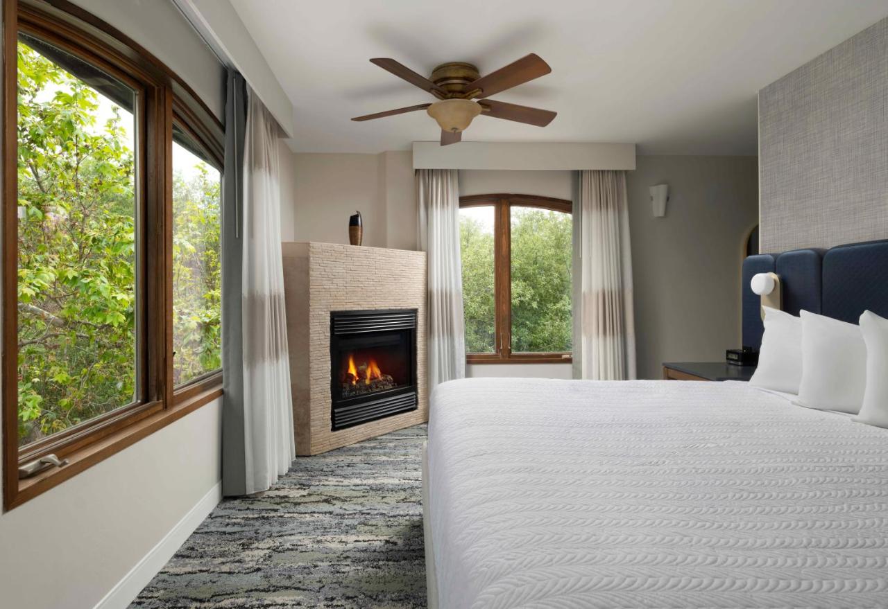 Deluxe King Room at El Colibri Hotel & Spa