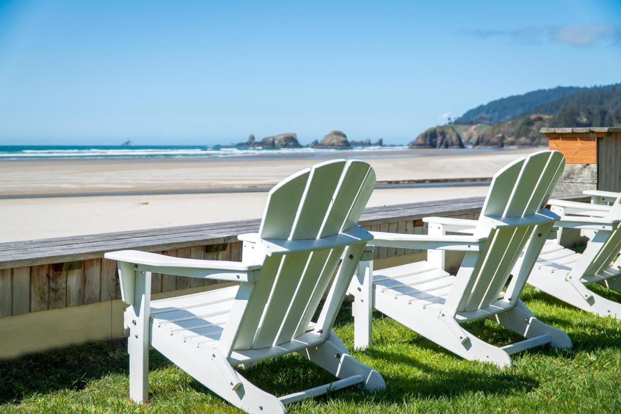 | Schooner's Cove Inn