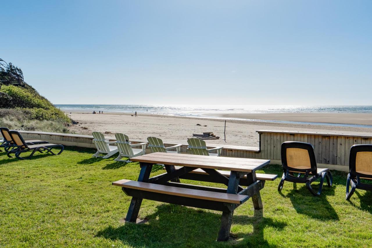 | Schooner's Cove Inn