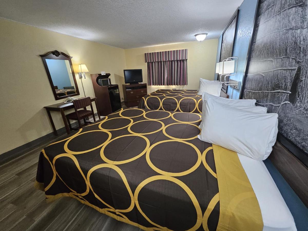 Queen Room with Two Queen Beds - Non-Smoking at Super 8 by Wyndham Clinton