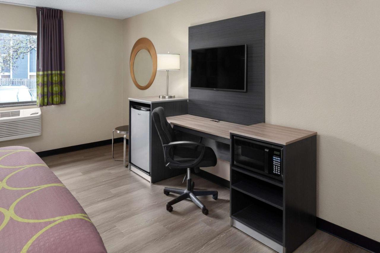 | Super 8 by Wyndham Copley Akron