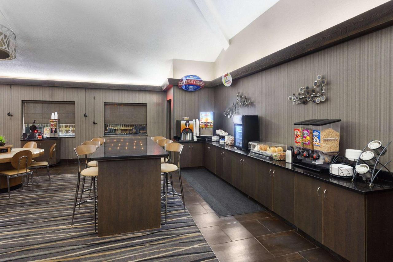 | Super 8 by Wyndham Copley Akron