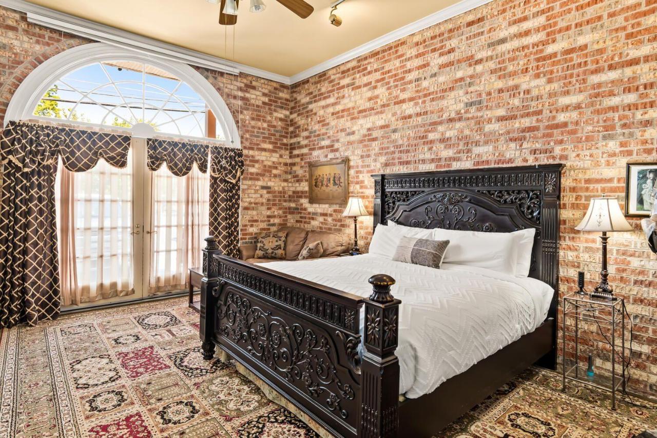  | Old Brick Inn