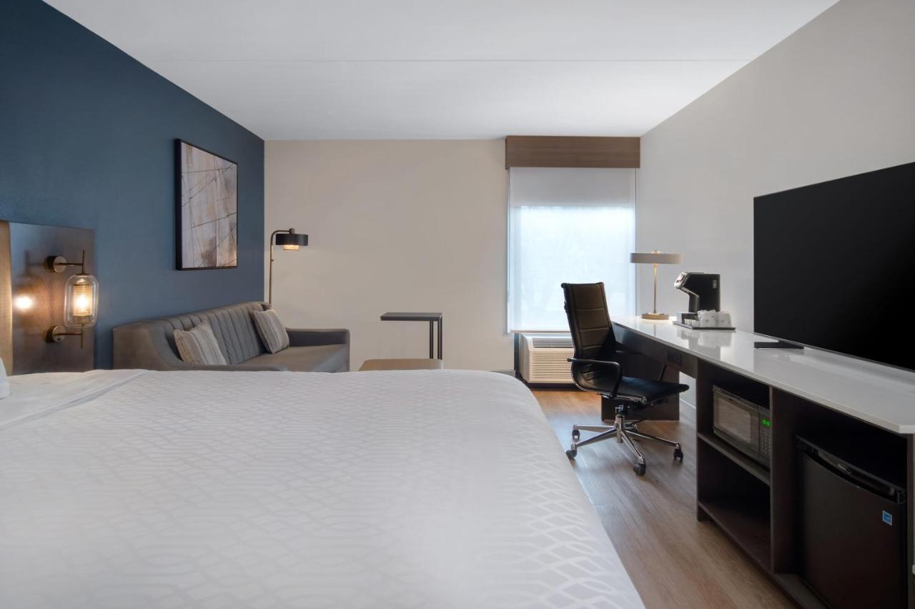 | SureStay Hotel by Best Western Secaucus Meadowlands