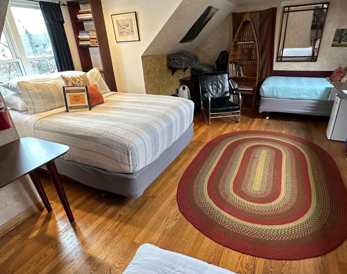 | Ray's Bucktown Bed and Breakfast