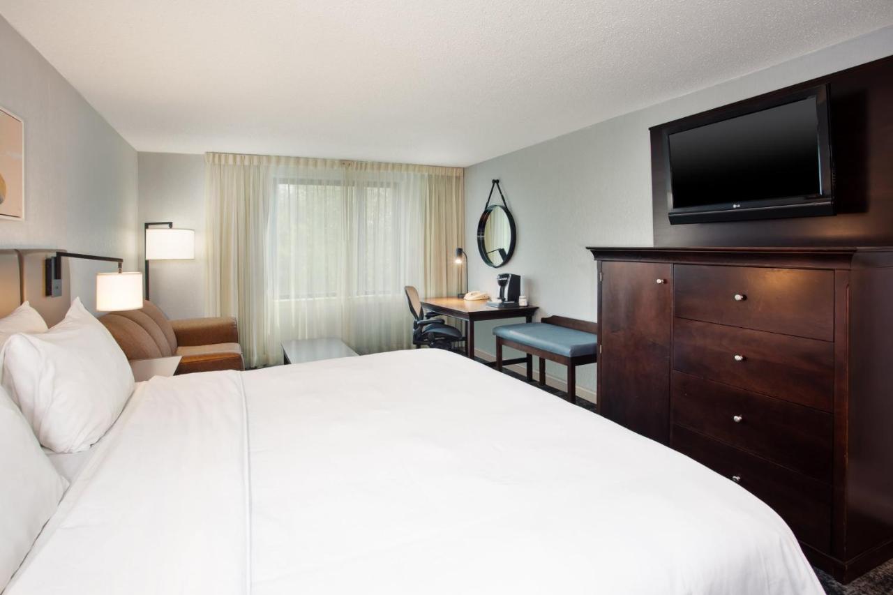 King Room - Non-Smoking at Crowne Plaza Chicago-Northbrook, an IHG Hotel