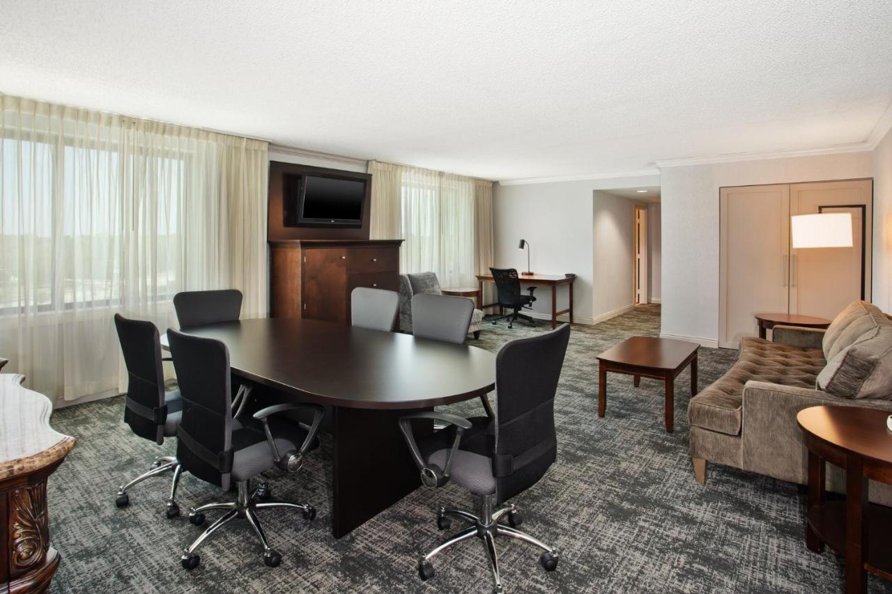  | Crowne Plaza Chicago-Northbrook, an IHG Hotel