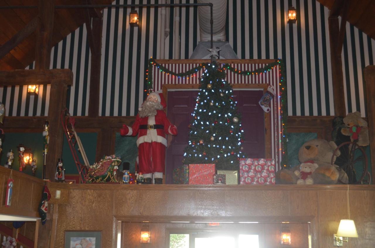 | Santa's Lodge