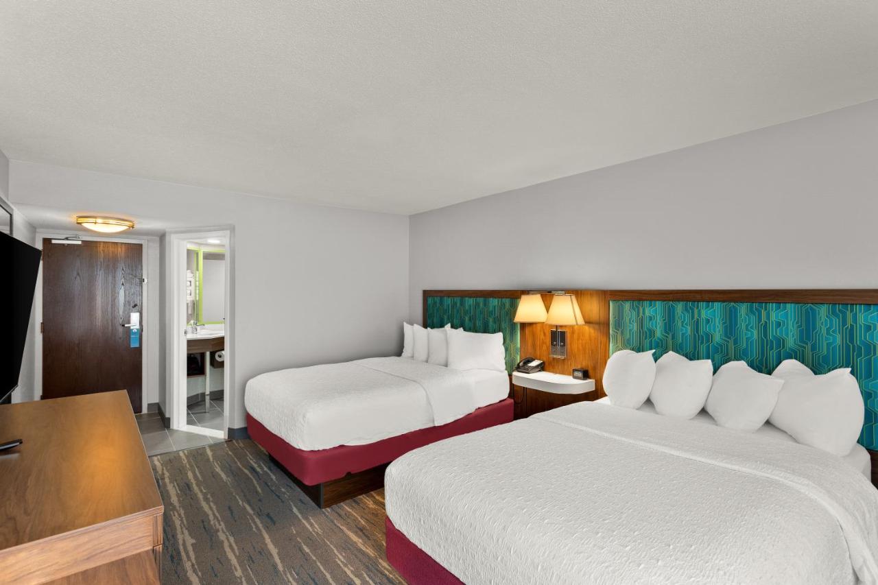 Double Room with Two Double Beds - Non-Smoking at Hampton Inn Bridgeport/Clarksburg