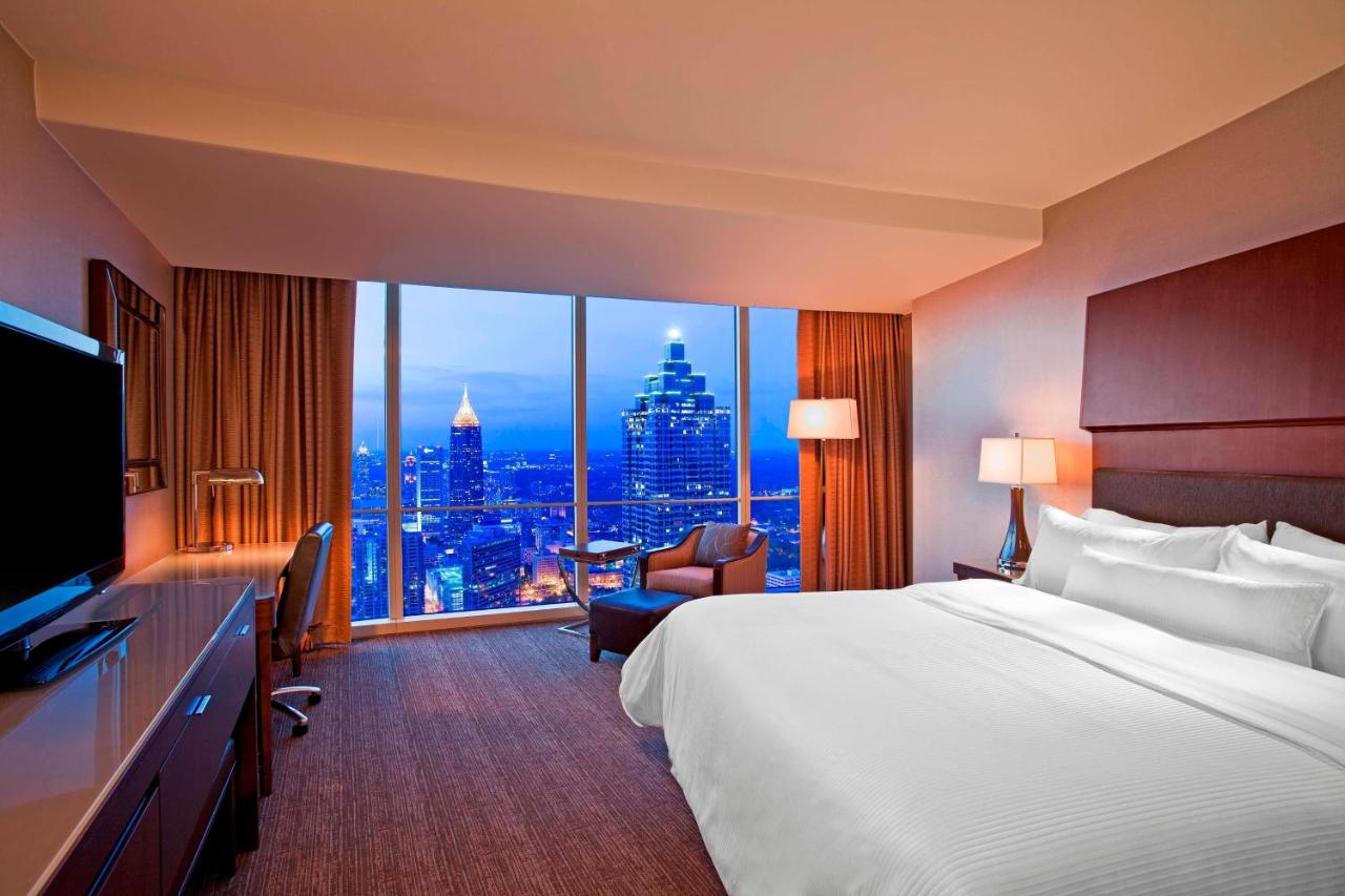 Guest room, 1 King, Skyline view, High floor at The Westin Peachtree Plaza, Atlanta