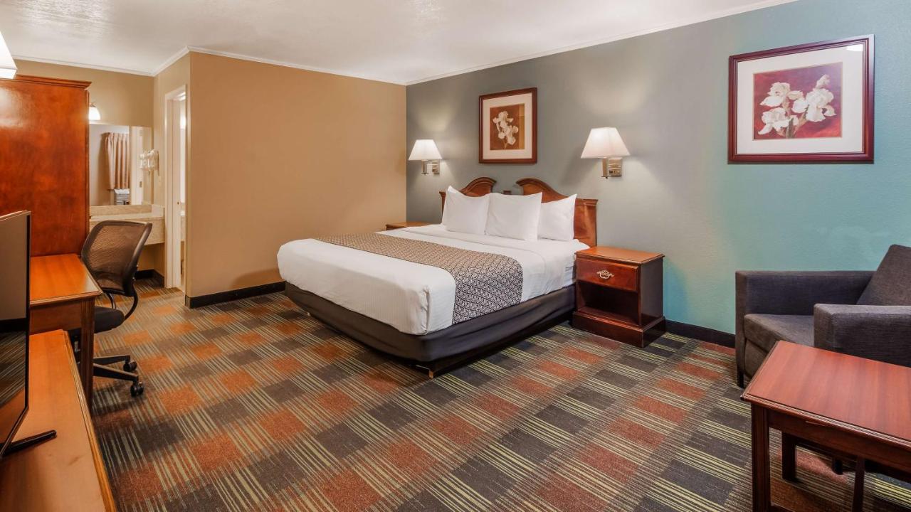 | SureStay Hotel by Best Western Cameron