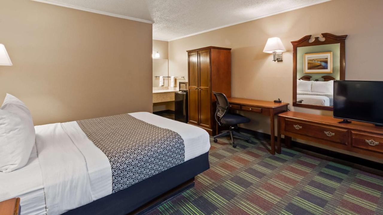 | SureStay Hotel by Best Western Cameron
