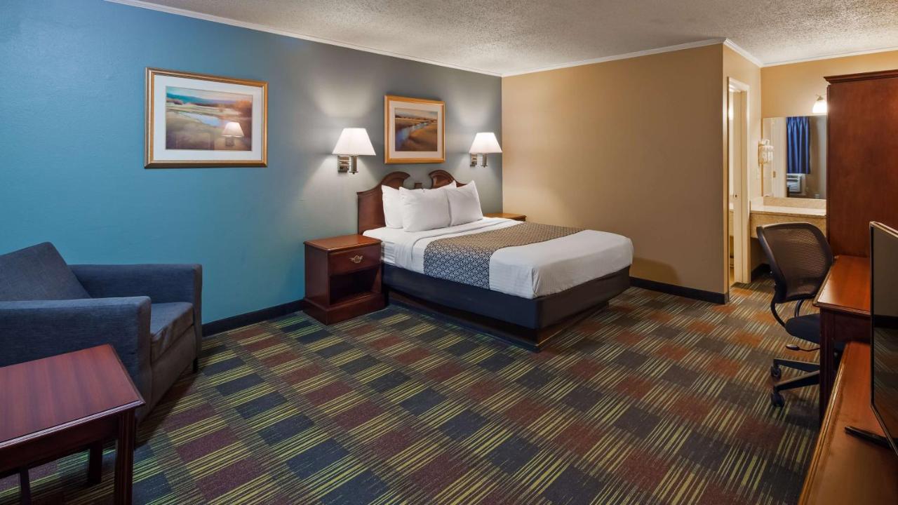 | SureStay Hotel by Best Western Cameron