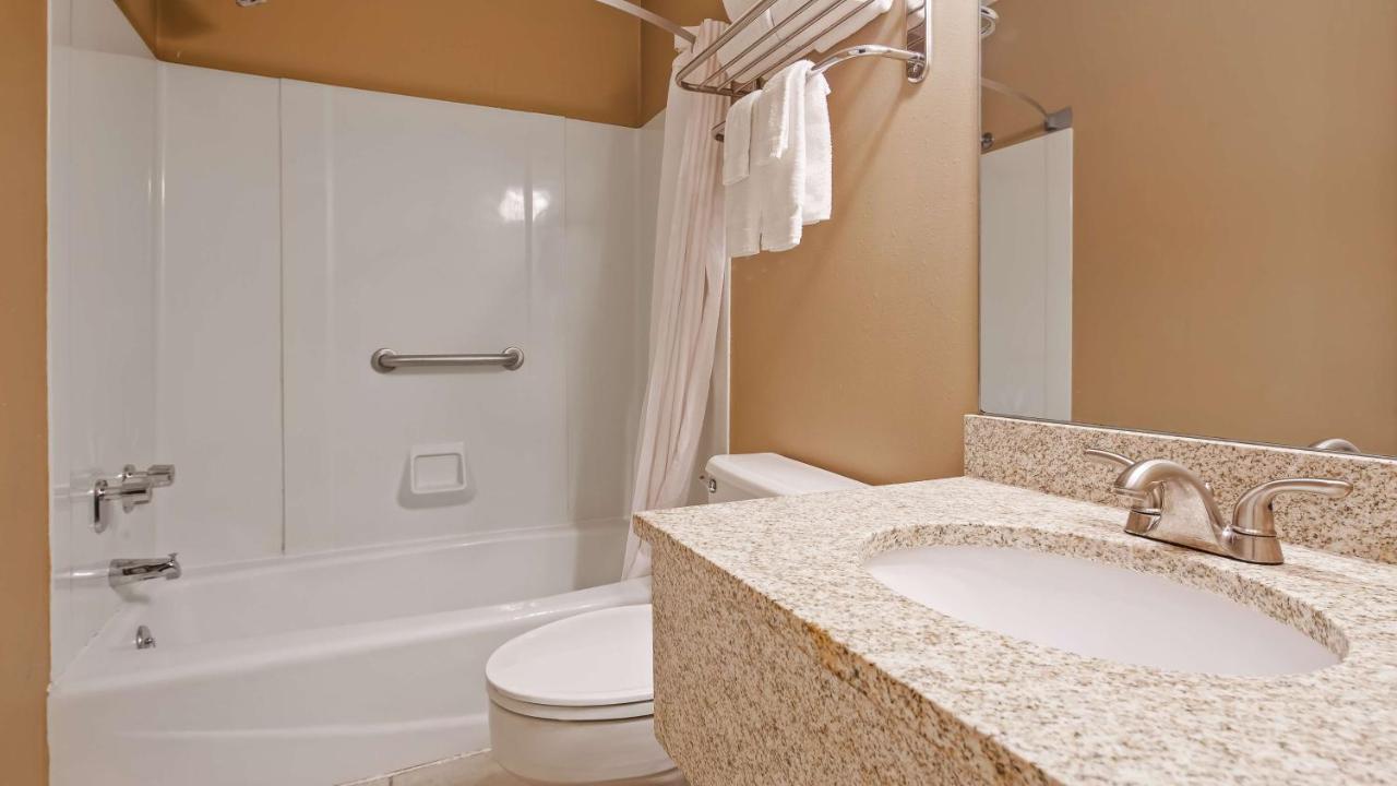 | SureStay Hotel by Best Western Cameron