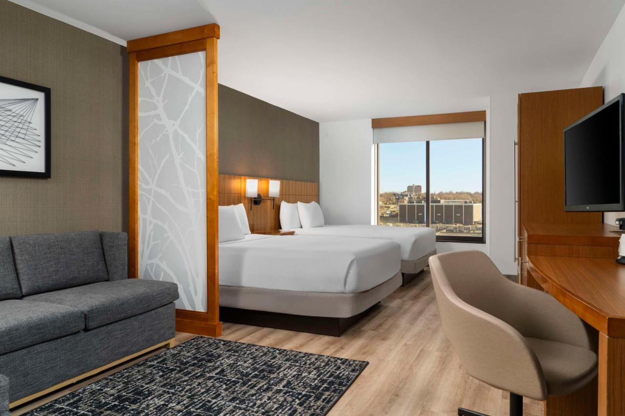 Queen Room with Two Queen Beds - Disability Access with Bathtub at Hyatt Place Omaha Downtown Old Market