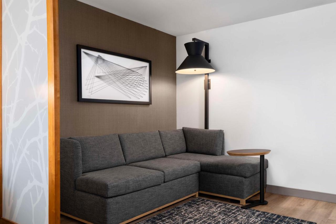 King Room - Disability Access with Roll-In Shower at Hyatt Place Omaha Downtown Old Market