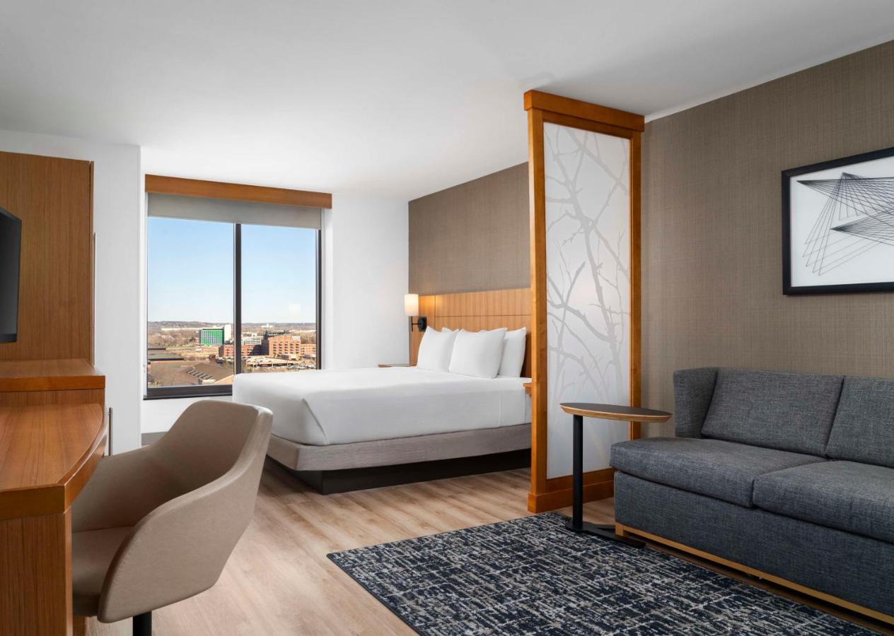 King Room - Disability Access with Roll-In Shower at Hyatt Place Omaha Downtown Old Market