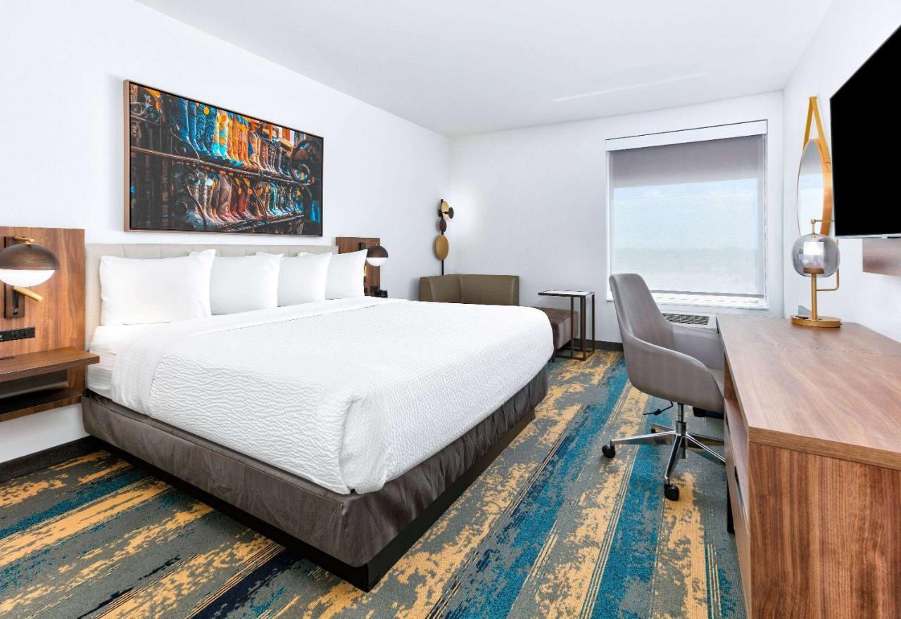 King Room - Non-Smoking at La Quinta Inn & Suites by Wyndham Terrell