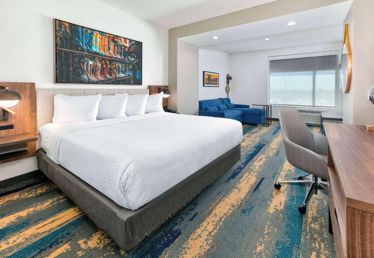 Executive King Room - Non-Smoking at La Quinta Inn & Suites by Wyndham Terrell