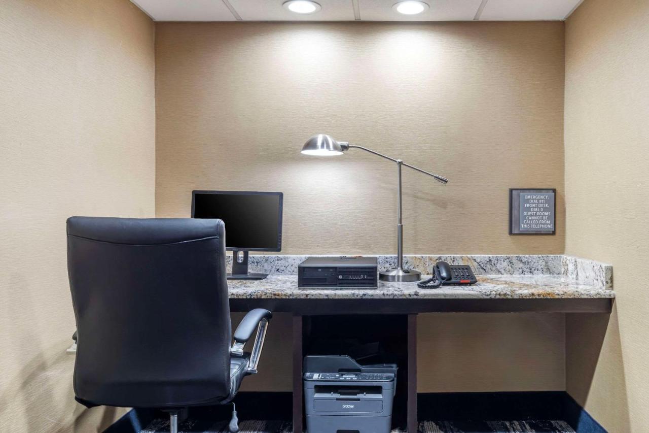 | Best Western Plus Dallas Love Field North Hotel