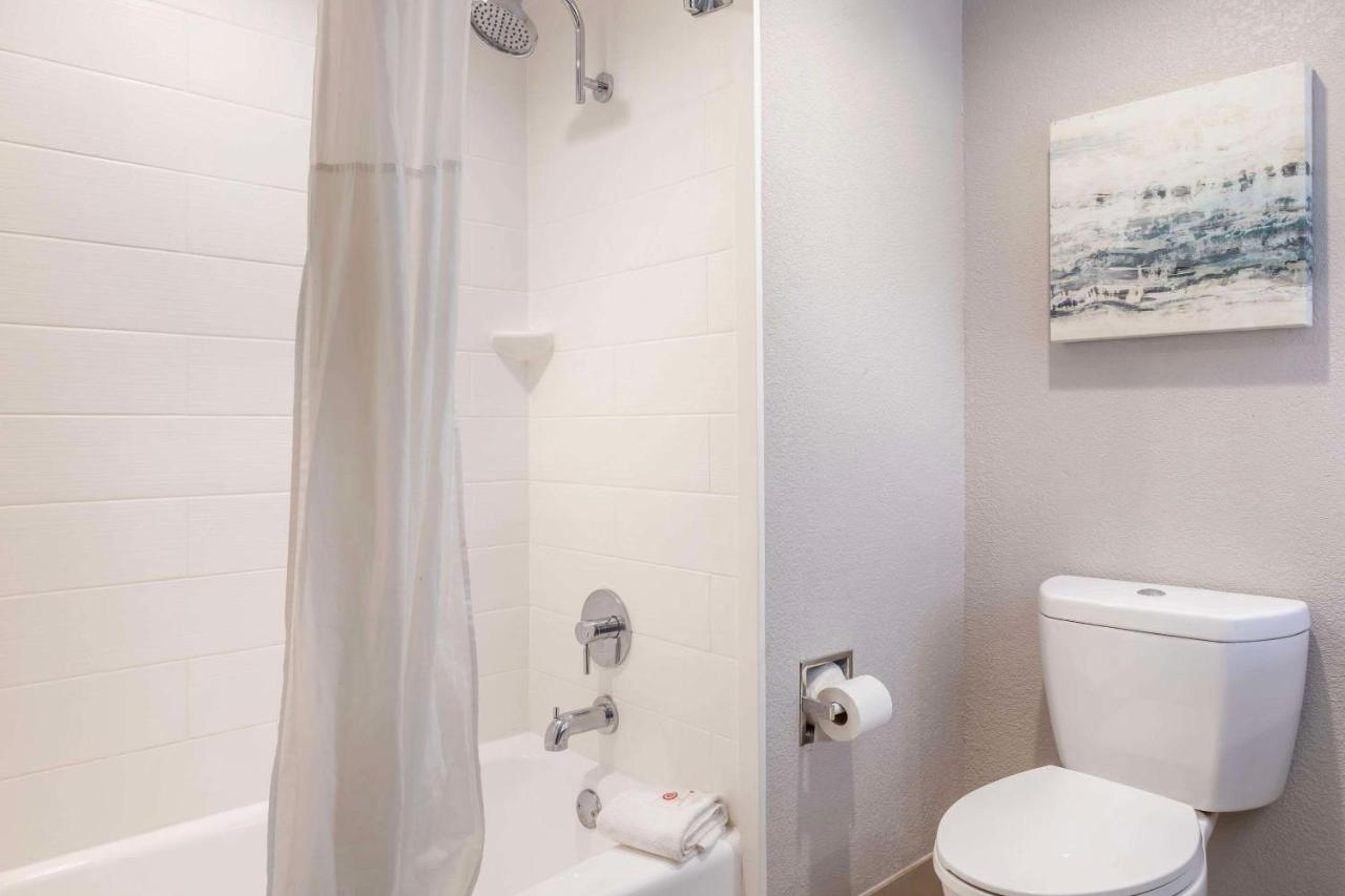 | Best Western Plus Dallas Love Field North Hotel