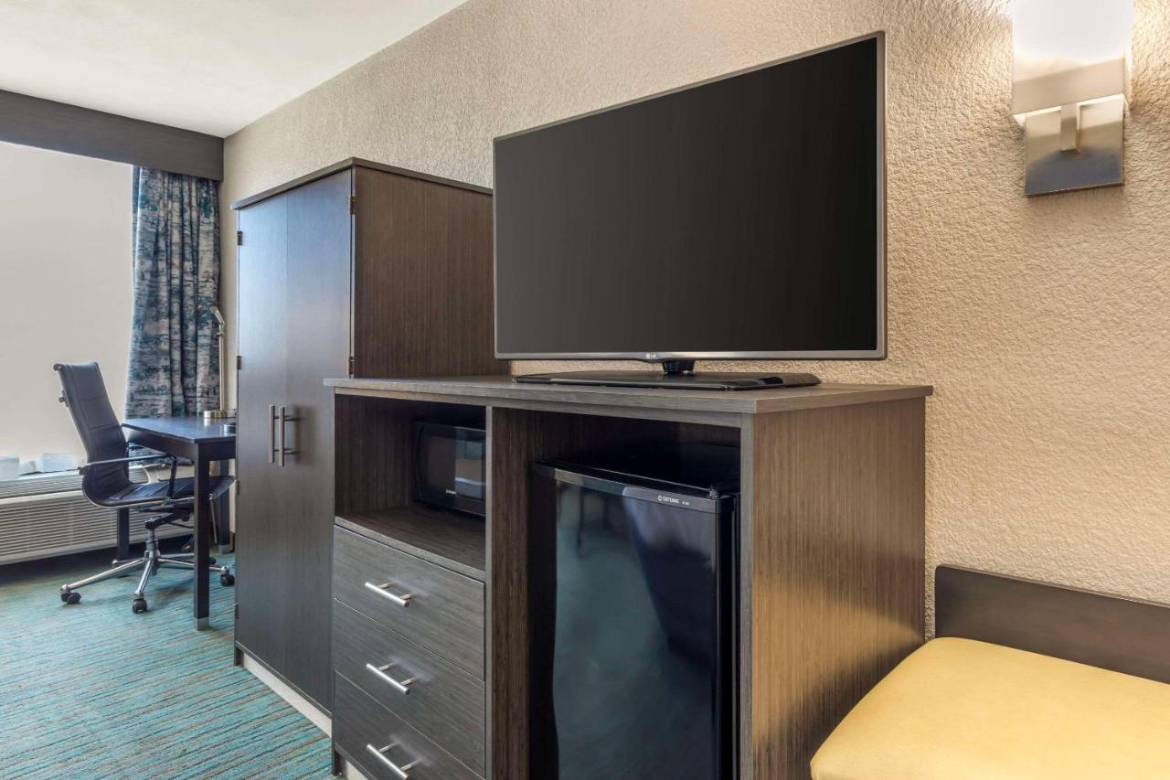 | Best Western Plus Dallas Love Field North Hotel