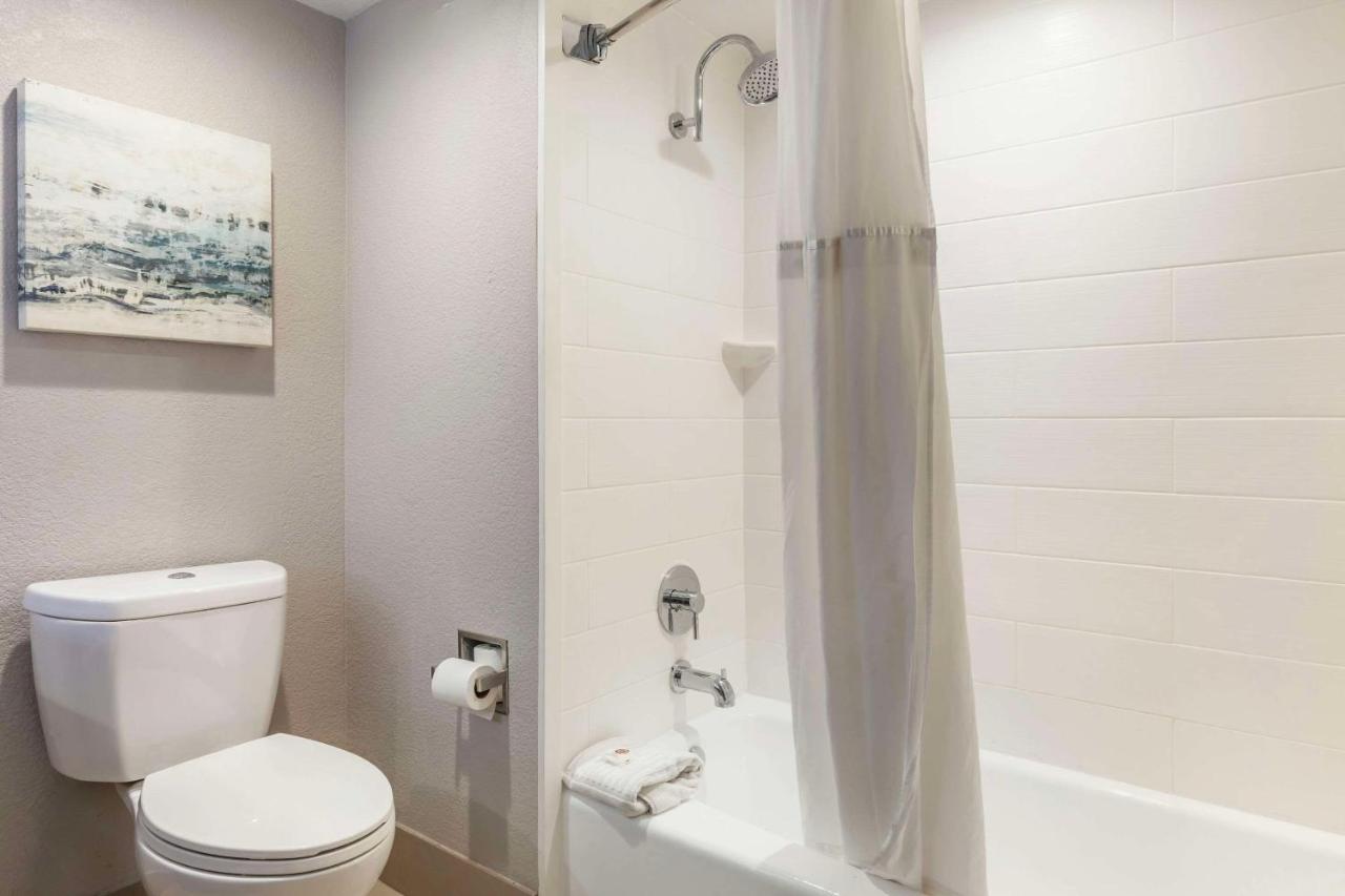 | Best Western Plus Dallas Love Field North Hotel