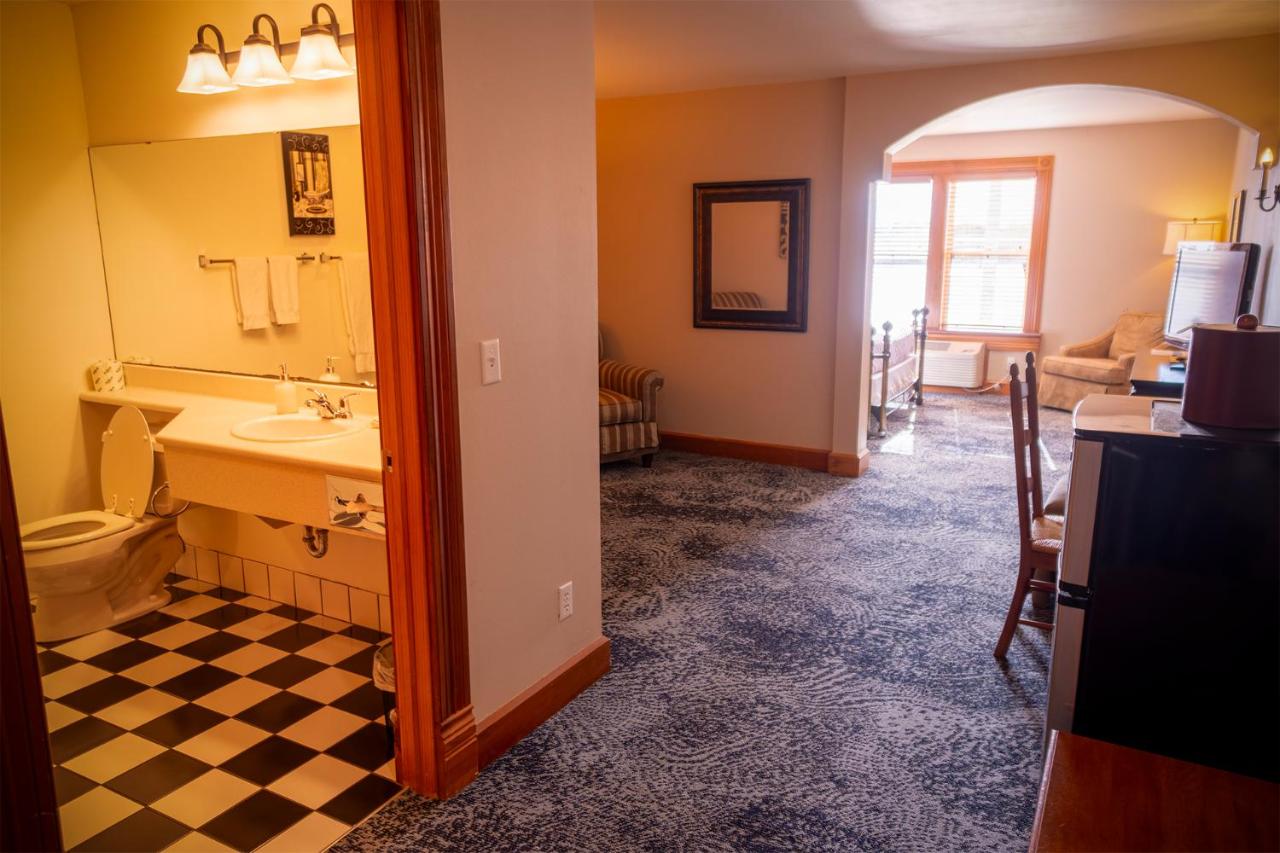 Deluxe Single Room at Nuks Executive Suites